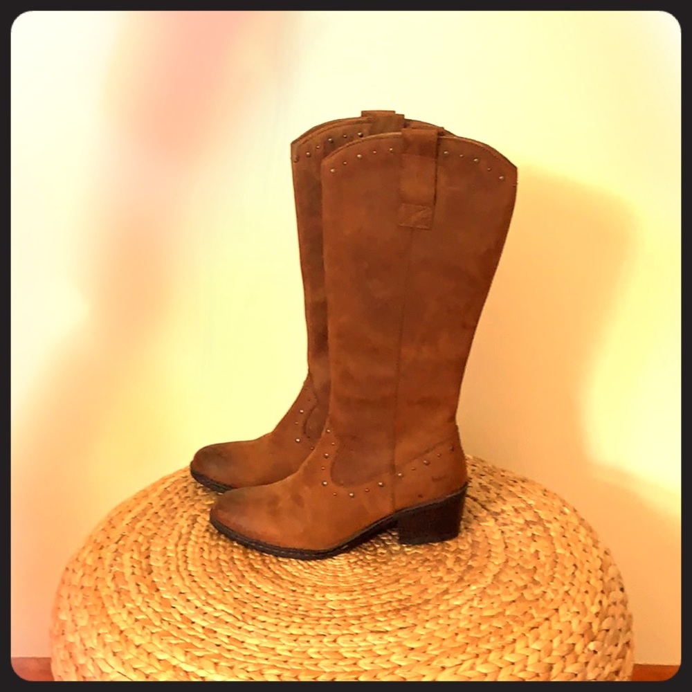 NEW Born Leather Boots